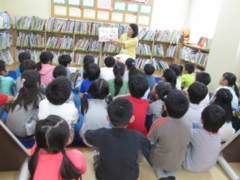 図書 読み聞かせ.jpg