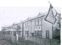 開校当時の校舎